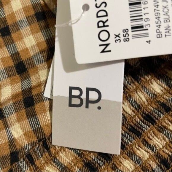 BP Dreamy · Junior 3X · Smocked Long Sleeve Crop · Plaid Tan-Black · Square Neck - Picture 12 of 14